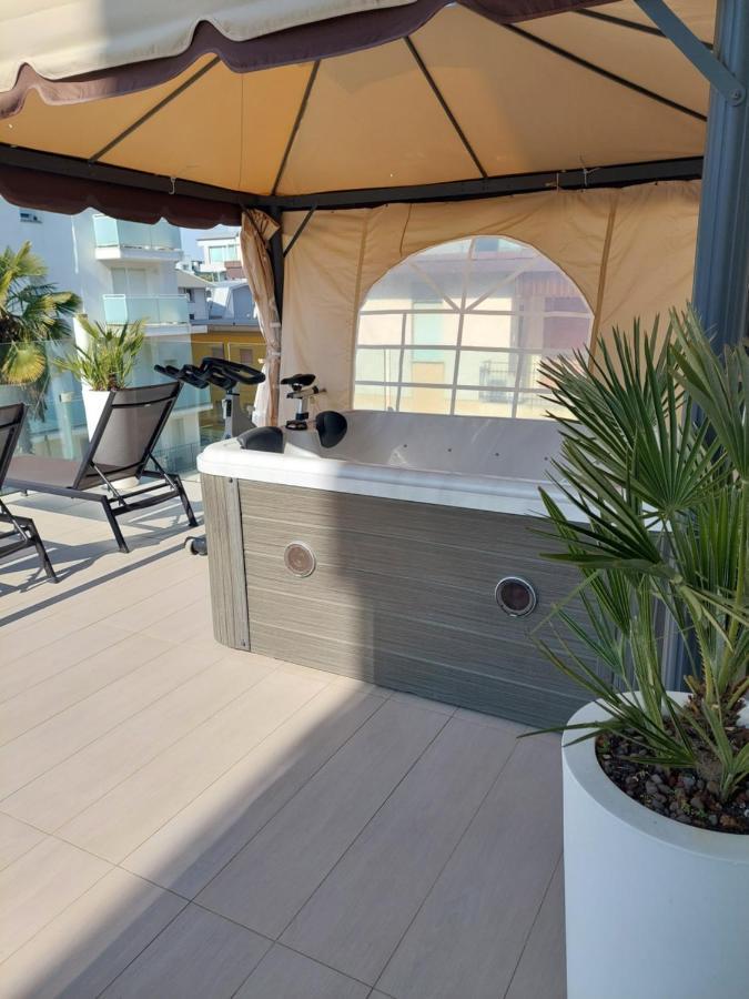 Hotel Rossini 4S Lignano Sabbiadoro Luaran gambar