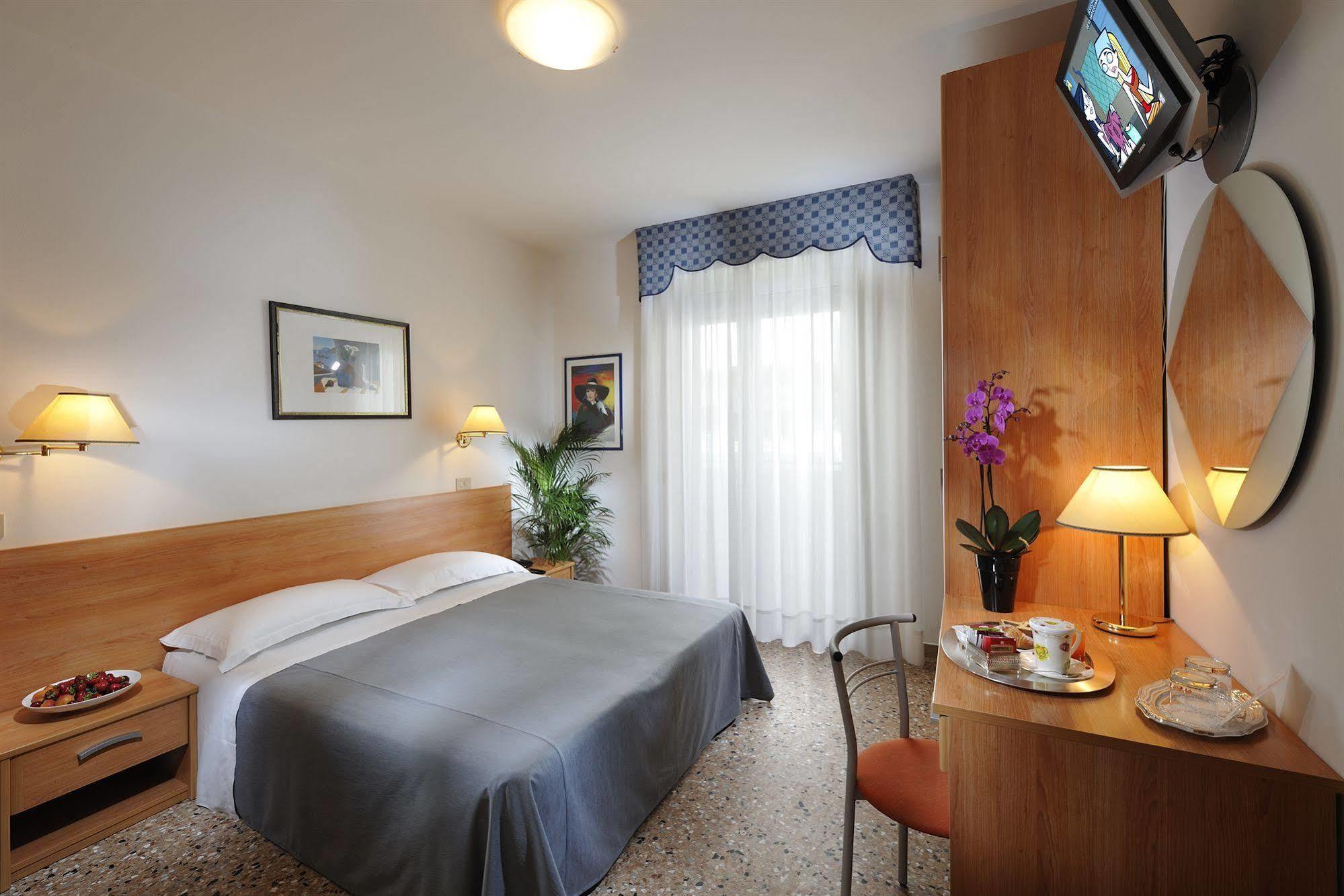 Hotel Rossini 4S Lignano Sabbiadoro Luaran gambar